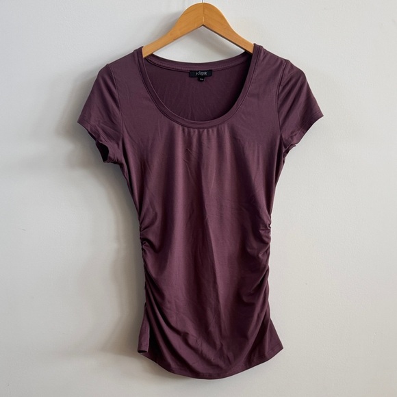 💜 Purple Short Sleeve Top with Ruched Sides
Size Medium - Picture 1 of 4